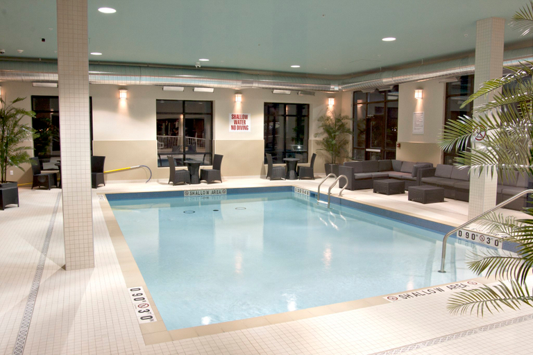 Sport & Beauty 2, Holiday Inn Express PEMBROKE by IHG, Renfrew