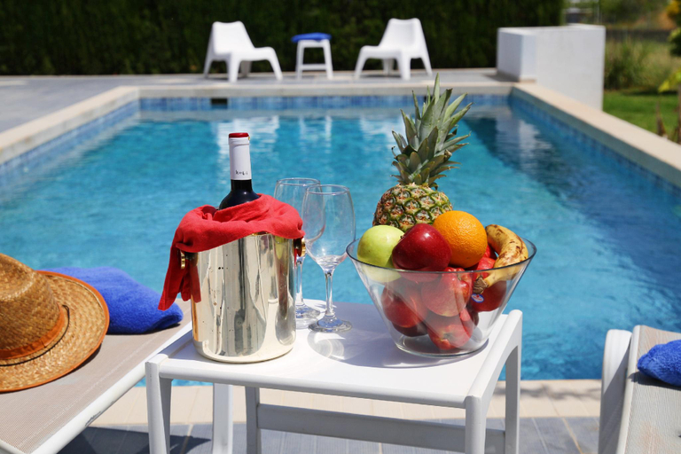 Food & Drinks, Xenos Villa 5 with a Private pool near the sea, South Aegean