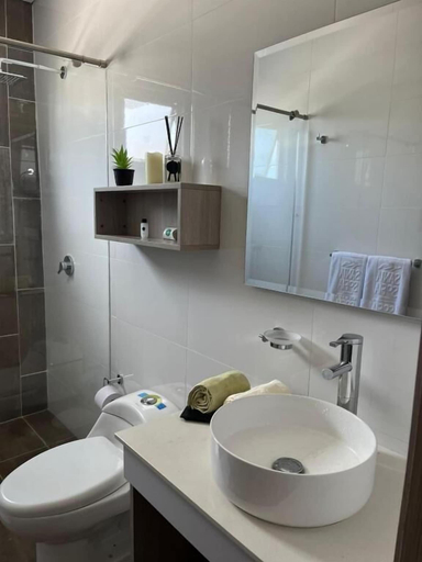 Bathroom 4, Hotel Santa Sofia, Puerto Salgar