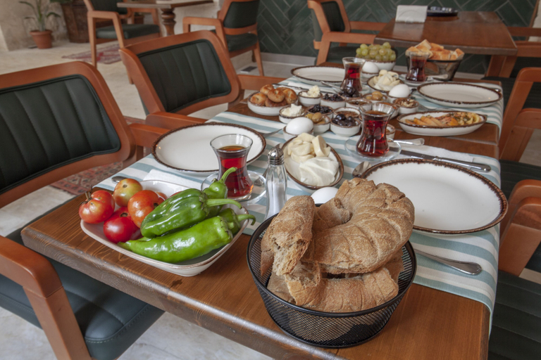 Food & Drinks 4, Hakki Bey Konagi, Savur