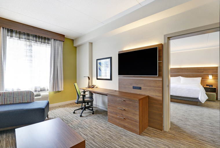 Bedroom 5, Holiday Inn Express WHITBY OSHAWA, Durham