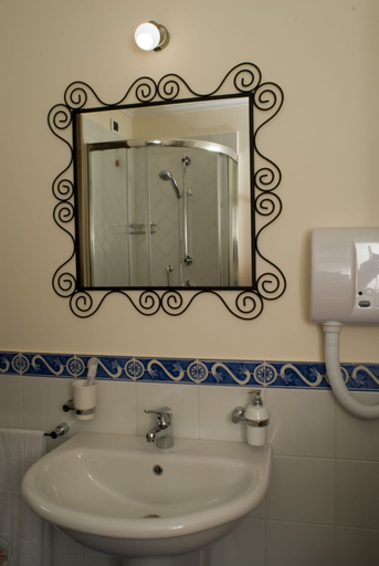 Bathroom 5, Portanova, Napoli