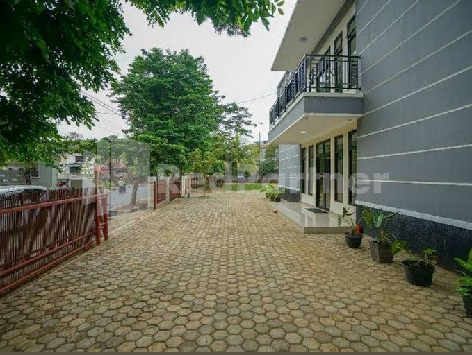 Exterior & Views 10