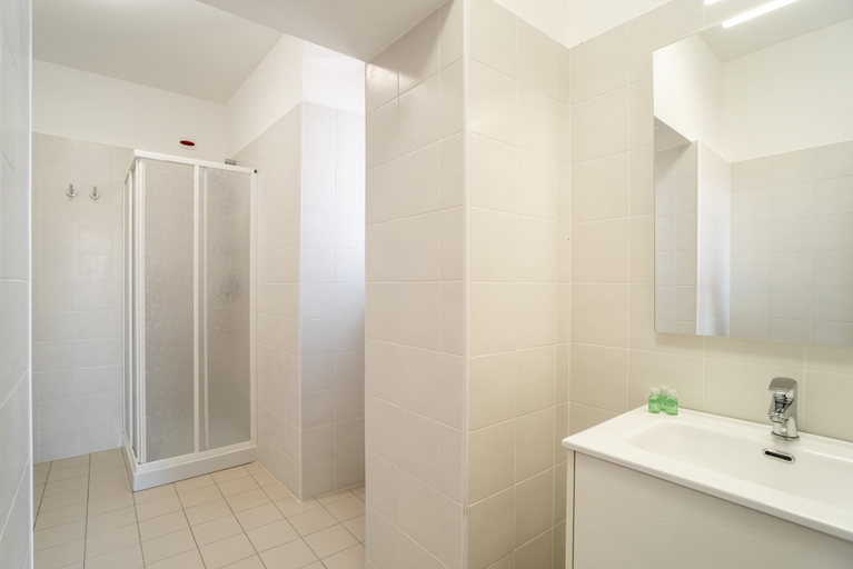 Bathroom 5, DOMUS in PANTHEON, Rome