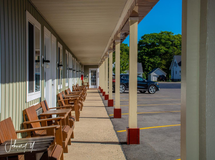 Others 4, Vindel Motel, Emmet