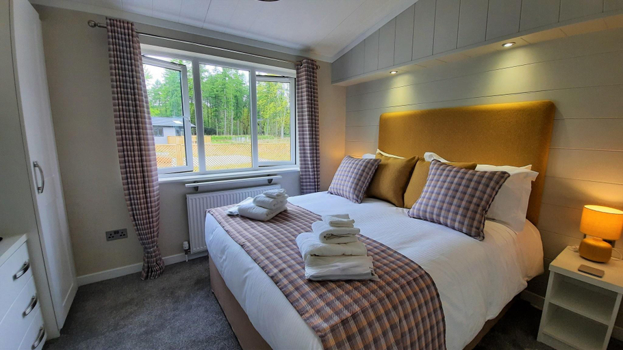 Bedroom 2, Hollicarrs - Lilypad Lodge, North Yorkshire