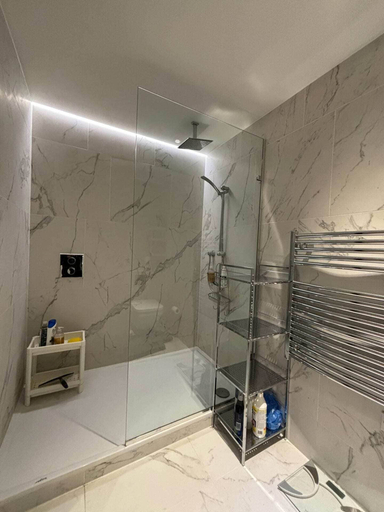 Bathroom, Stylish & Modern 1BD Flat - Chancery Lane!, London