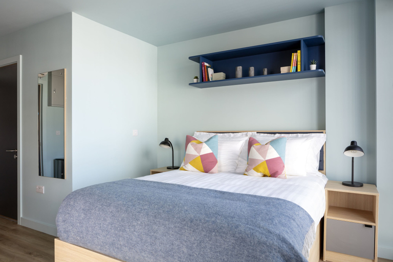 Bedroom 2, Coleman Court Summer Accommodation