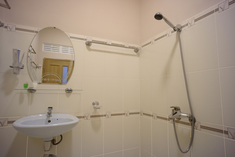 Bathroom 4, Thanh Thanh Nhan Hotel, Đà Lạt