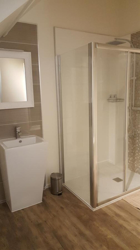 Bathroom 5, Un Parfum de Campagne, Somme