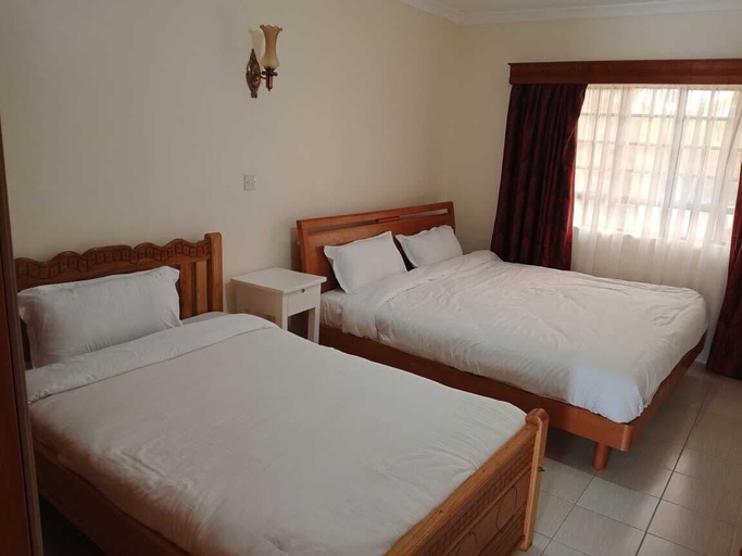 Bedroom 2, Juniper Green Gardens Resort, Kieni