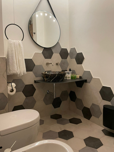 Bathroom 4, MontepulcianoLettings, Siena