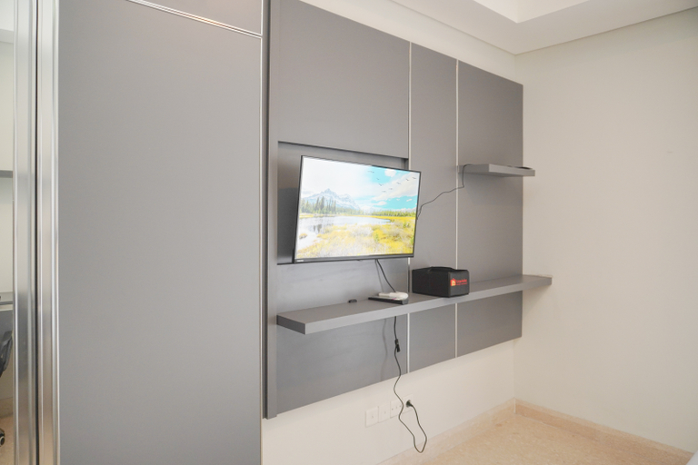 Others 2, Minimalist and Nice Studio at Gold Coast Apartment By Travelio, North Jakarta