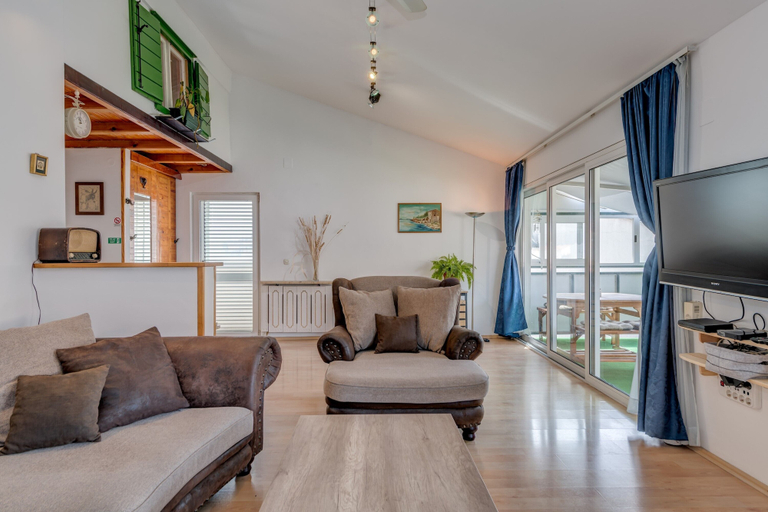 Others 5, Spacious apartment Zvone with 3 balconies and parking, Split