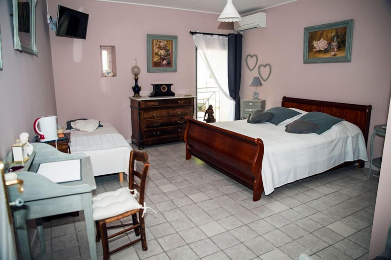 Bedroom 3, Le Clos des Aramons, Gard