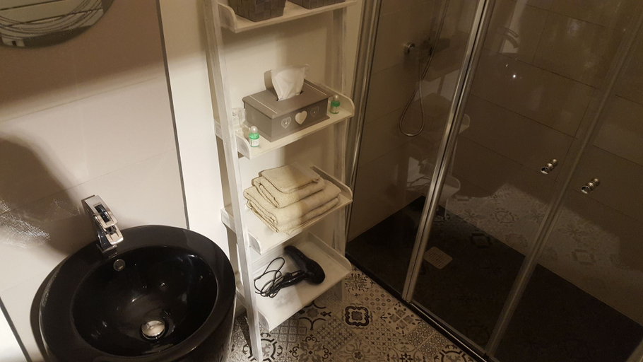 Bathroom 5, Un Parfum de Campagne, Somme