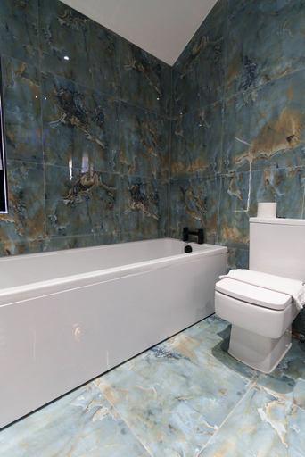 Bathroom 4, Hamilton Apartments, Leeds