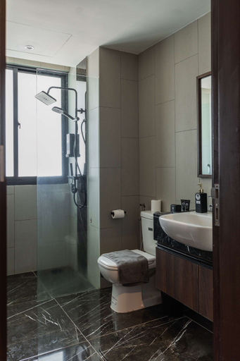 Bathroom 5, The Landmark by The Only Bnb, Pulau Penang