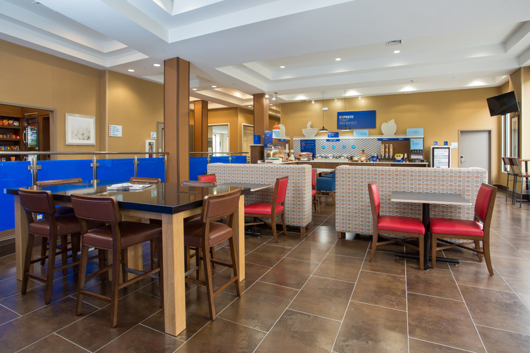 Food & Drinks 4, Holiday Inn Express SPRINGFIELD DOWNTOWN by IHG, Hampden