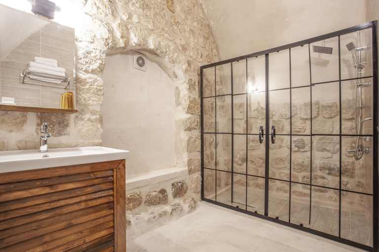 Bathroom 5, Hakki Bey Konagi, Savur
