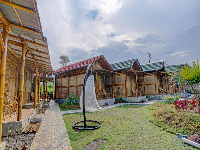 Exterior & Views 1, Rumah Bambu Trawas Syariah, Mojokerto