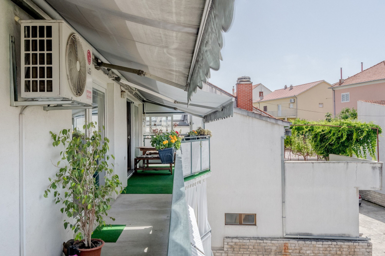 Exterior & Views 2, Spacious apartment Zvone with 3 balconies and parking, Split