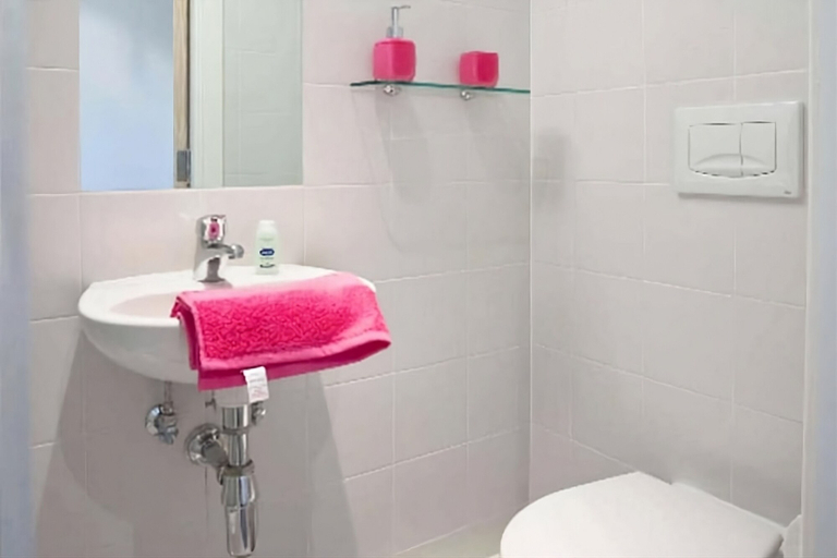 Bathroom, Edinburgh College Residence, Edinburgh