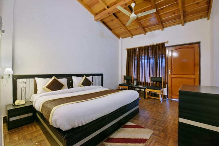 Bedroom 3, Goroomgo Sapphire Inn Bhimtal, Nainital