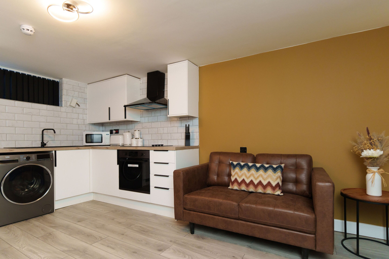 Others 4, The Oasis Apartment, Leeds