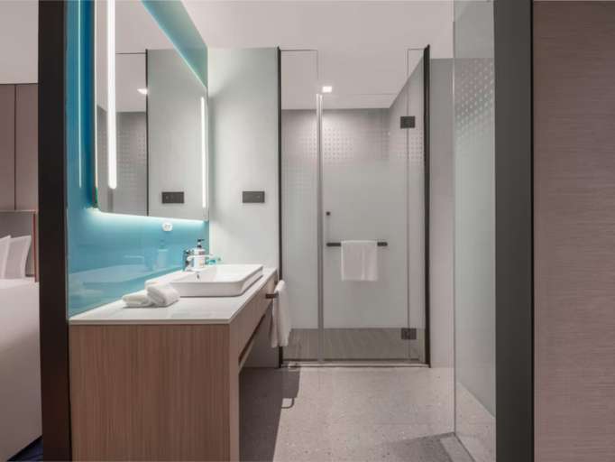 Bathroom 5, Holiday Inn Express SHANTOU CHENGHAI by IHG, Shantou