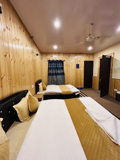 Bedroom 3, The Iceland Hotel Srinagar, Srinagar