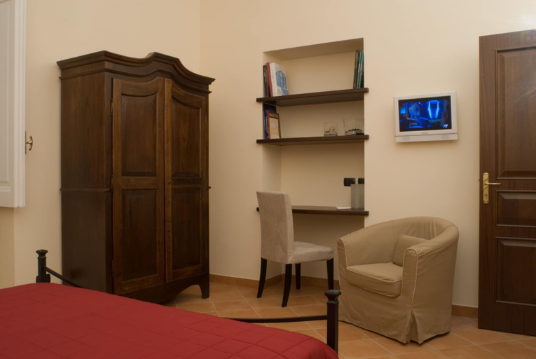 Bedroom 4, Portanova, Napoli
