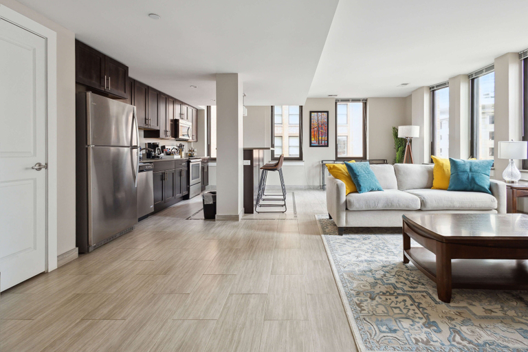 Others 5, Modern Downtown Apartment, Wayne