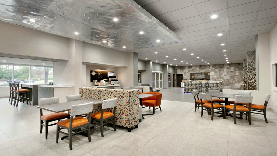 Food & Drinks 2, Holiday Inn Express WILLIAMSBRG BUSCH GARDENS AREA by IHG, James City