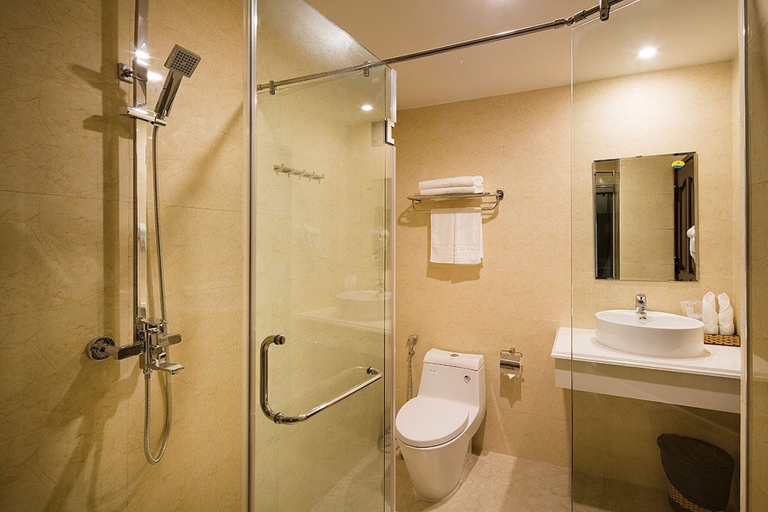 Bathroom 5, Paris Nha Trang Hotel & Apartment, Nha Trang