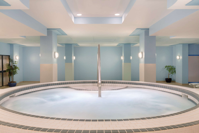 Sport & Beauty 3, Coast Edmonton Plaza Hotel by APA, Division No. 11