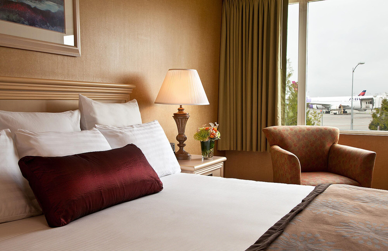 Bedroom 3, Coast Gateway Hotel, SeaTac
