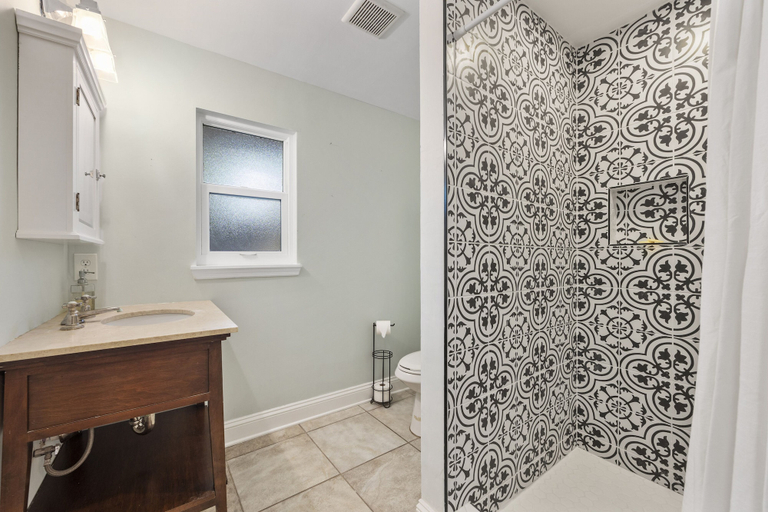 Bathroom 4, Charming Home in Heart of Downtown Pet Friendly!, Saint Johns