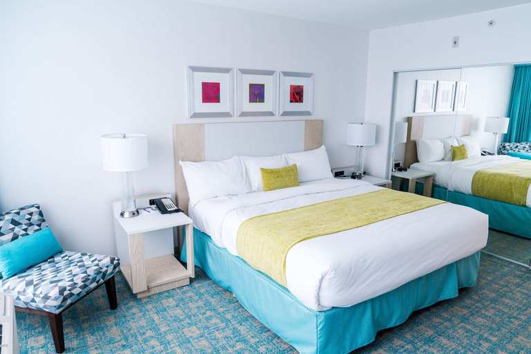 Bedroom 2, Coast Hotel & Convention Centre Langley City, Greater Vancouver
