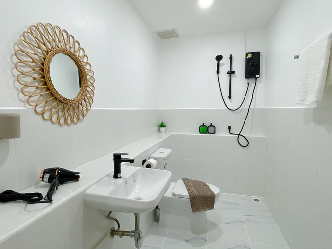 Bathroom 3, Relax Private terrace&cozy BR,near Grand palace, Phra Nakhon