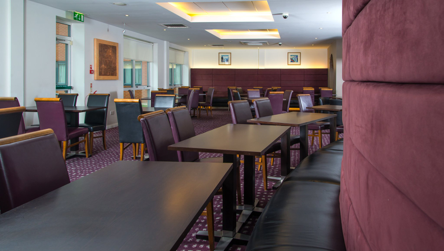 Food & Drinks 2, Holiday Inn Express BEDFORD, Central Bedfordshire