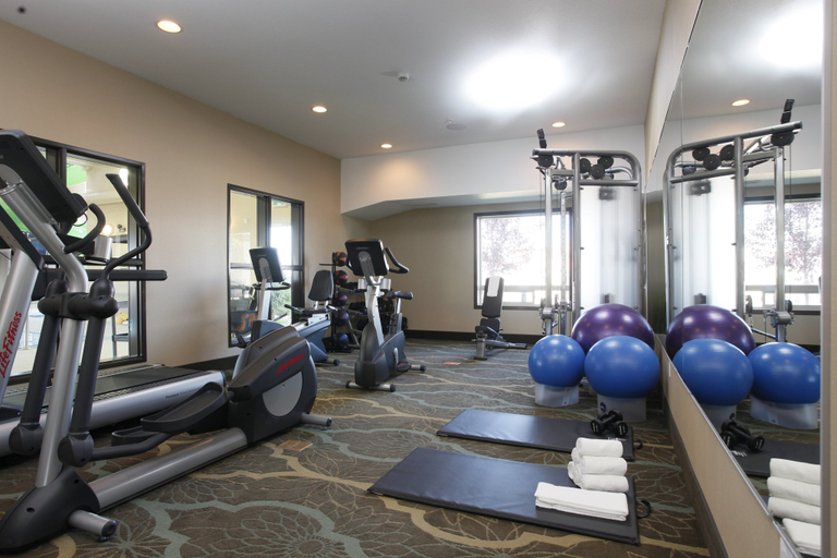 Others 3, Holiday Inn Express FORT ST JOHN, Peace River
