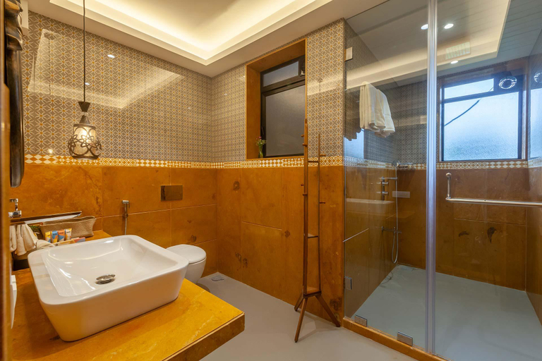 Bathroom 4, StayVista at Villa Sereno, Raigarh