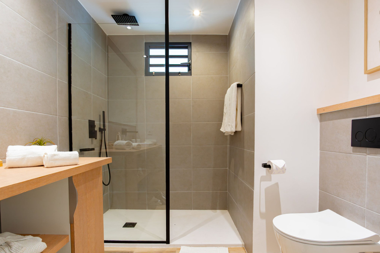 Bathroom 4, Residence Alamanda