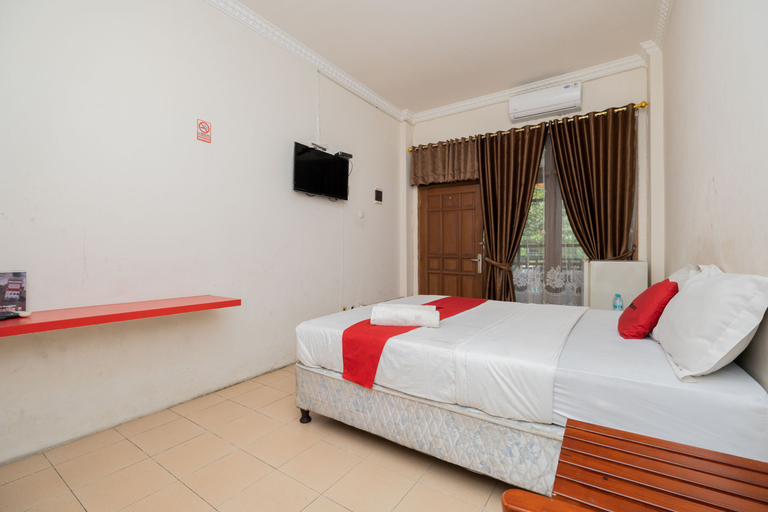Bedroom 2, RedDoorz Plus @ Gunungsari Surabaya, Surabaya