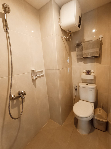 Bathroom, Deluxe Room Serpong Garden Apt Near AEON & ICE BSD, Tangerang