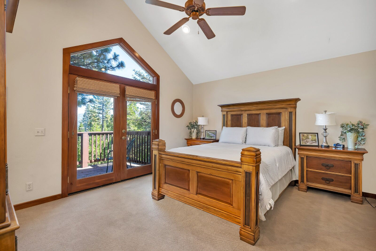 Bedroom 3, Gorgeous 5 BDR Travioli Mountain Retreat for 10!, Fresno