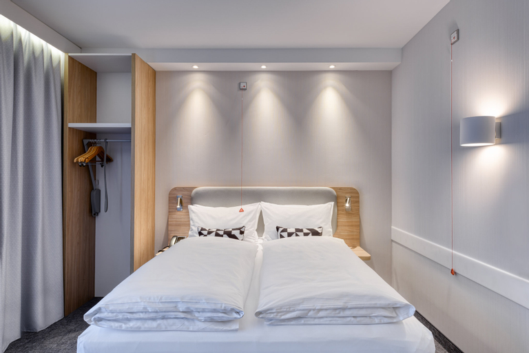 Holiday Inn Express Goettingen - Tap to explore photos