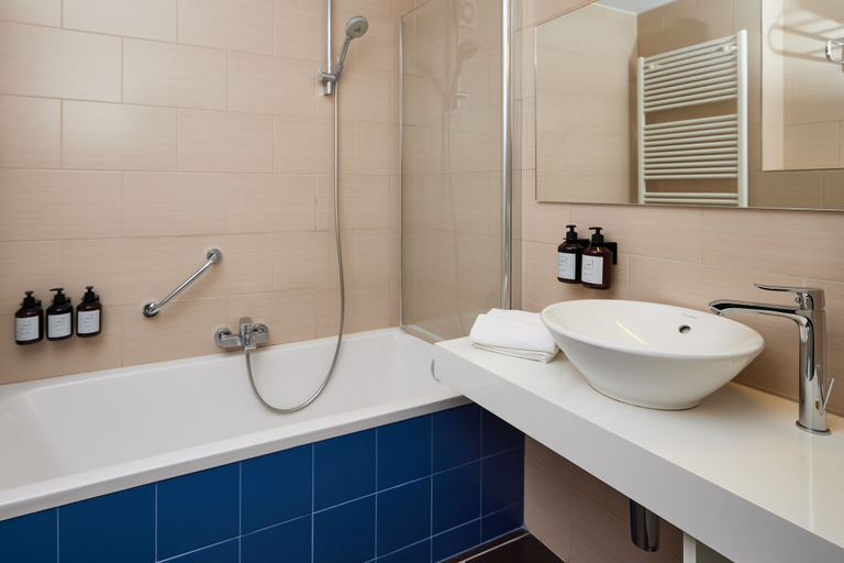 Bathroom 4, Hotel Burlington, West-Vlaanderen