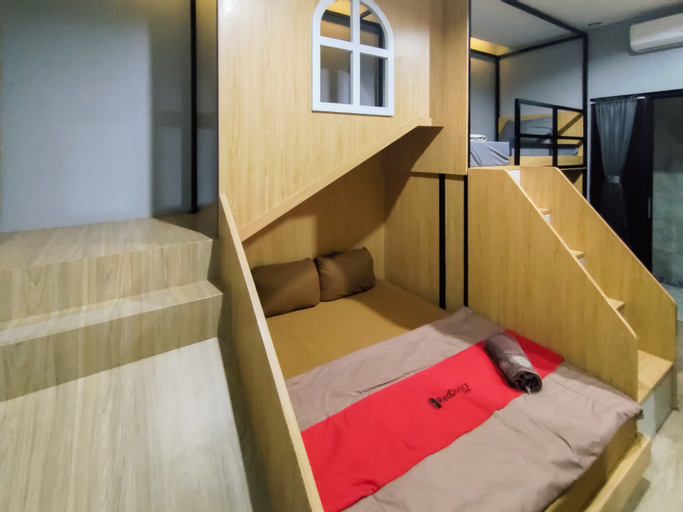 Bedroom 4, RedDoorz Syariah near Tugu Juang Jambi, Jambi